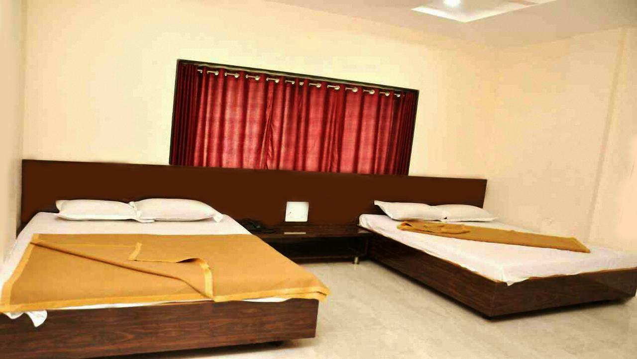 Sai Rajaram Palace Shirdi Exterior foto
